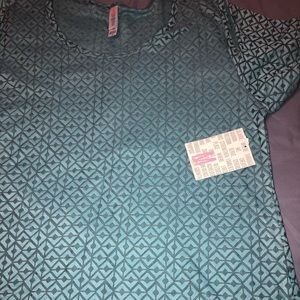 Medium LuLaRoe Classic t
